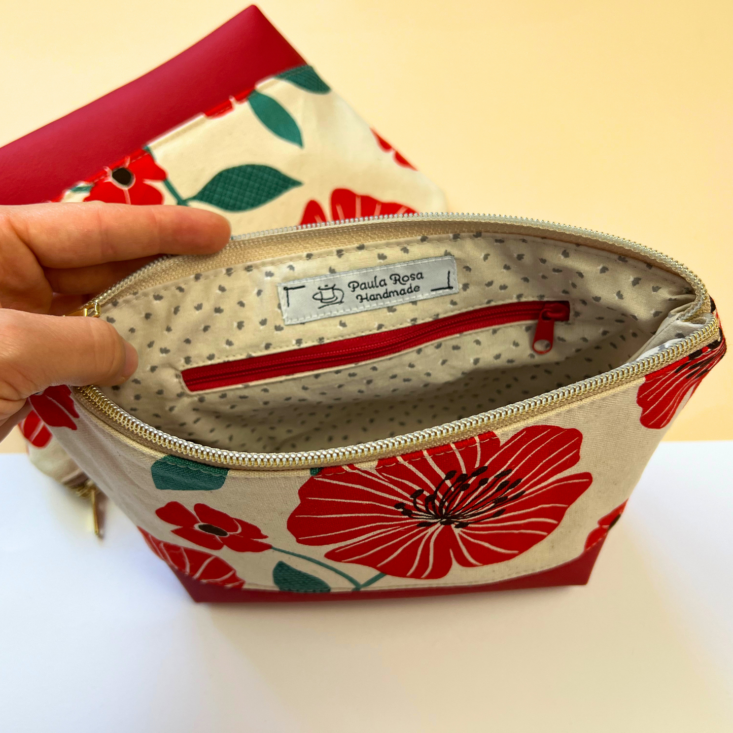 Große Kosmetiktasche "Rote Blumen" mit Kunstleder Rot Limited Edition