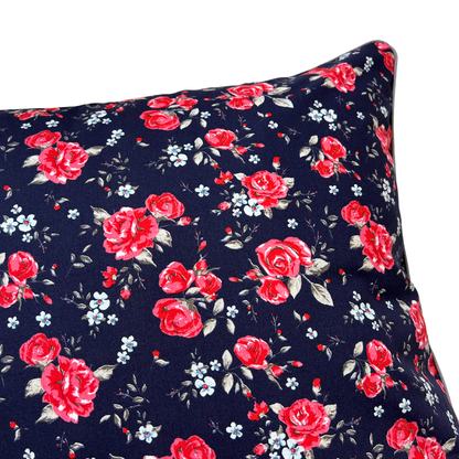 Kissenbezug Blumenmuster Rosen auf Dunkelblau Landhausstil 40x40cm, 50x50cm