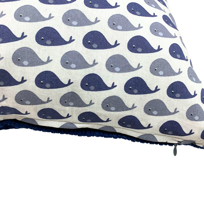 Kinderkissenbezug 40x40cm Kleine Wale Tierprint mit Breitcord Blau