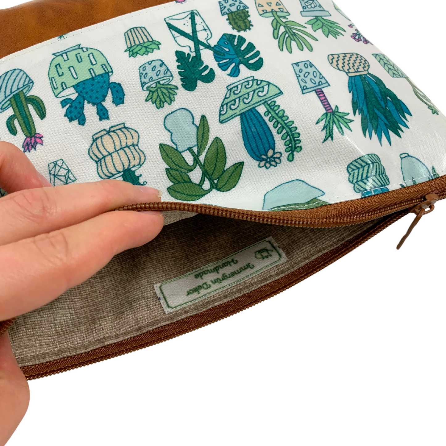 Kosmetiktasche Schminktasche Wasserabweisend, Wachstuch, Kakteen mit Kunstleder Braun, innen und außen abwaschbar