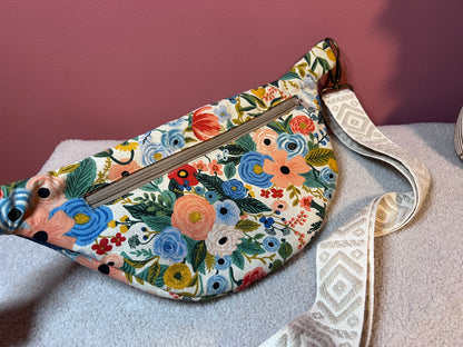 Bauchtasche Englisches Blumenmuster mit Kunstleder Blau und gewebtem Gurtband, mit Extrafach